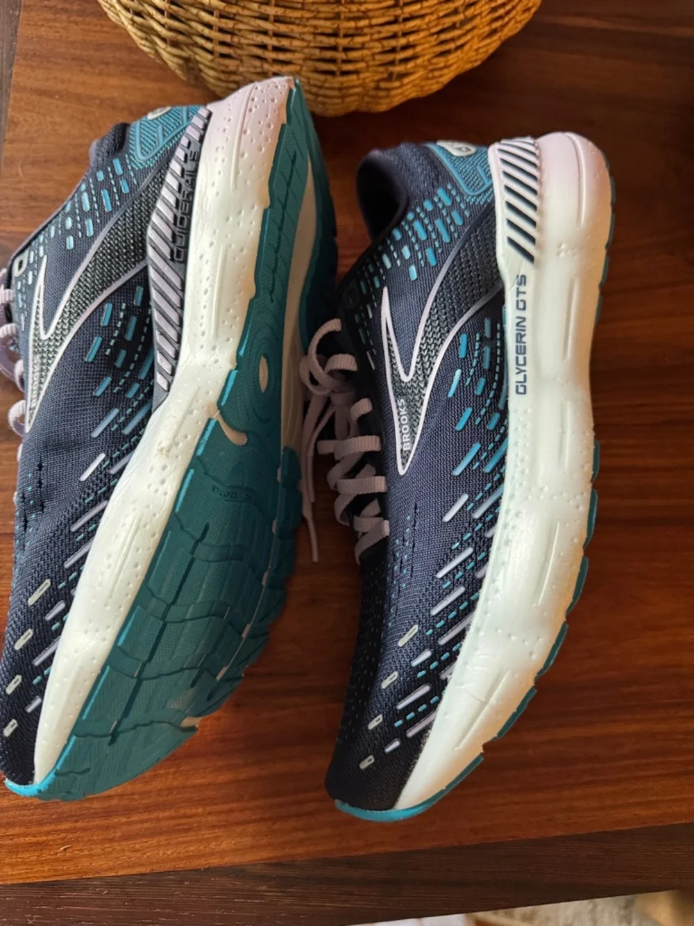 Size 9.5 WIDE Brooks Women's Glycerin GTS 20 Neutral Running Shoe - Picture 3 of 8